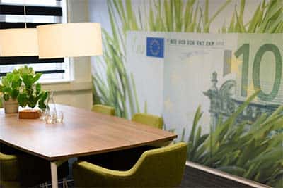 MJK Advies - Vacatures - Zit jij binnenkort ook aan deze tafel MJK Advies - Vacatures - Zit jij binnenkort ook aan deze tafel